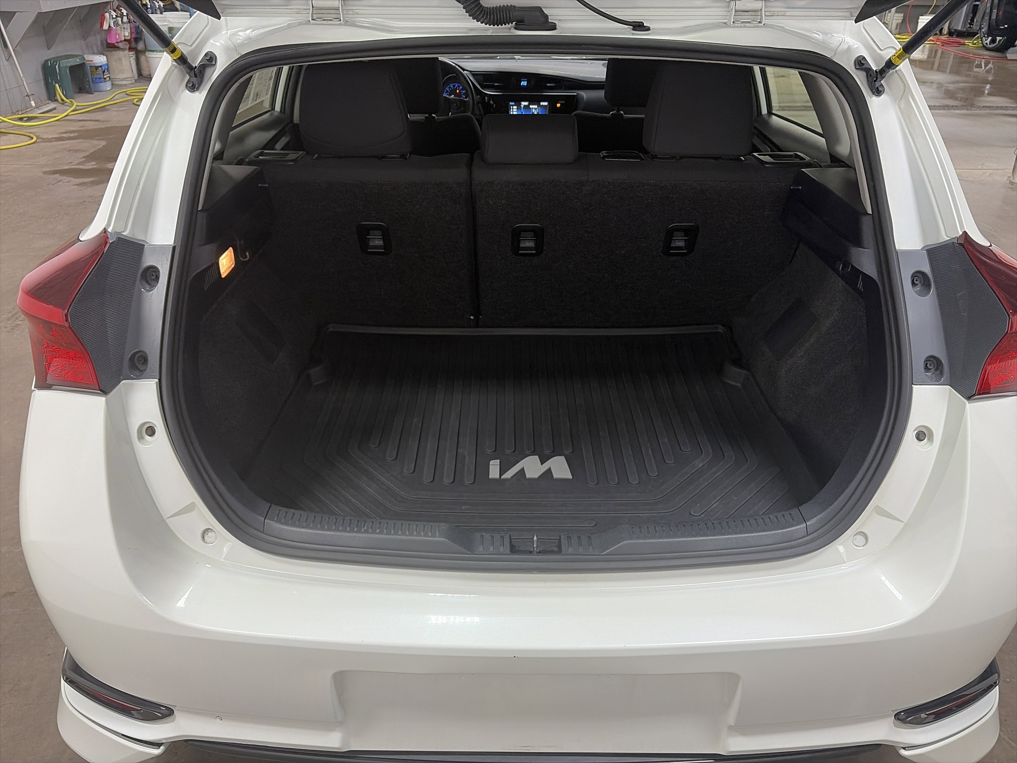 Used 2018 Toyota Corolla iM w/ All-Weather Mat Package image 27