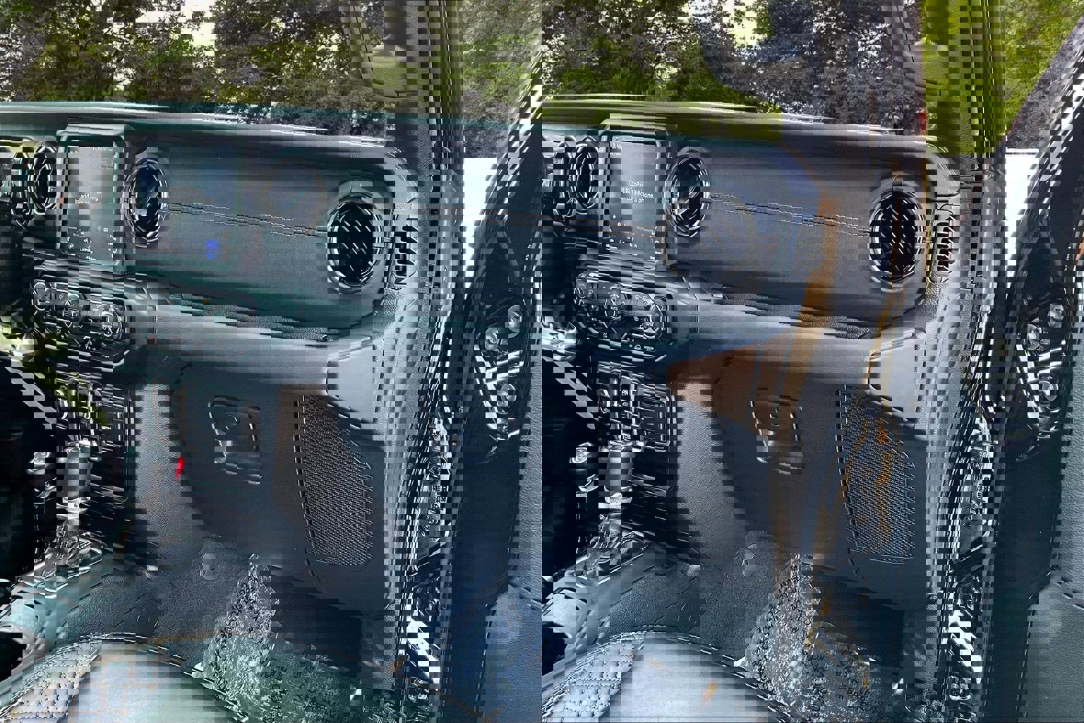 Used 2022 Jeep Wrangler Unlimited Sahara image 27