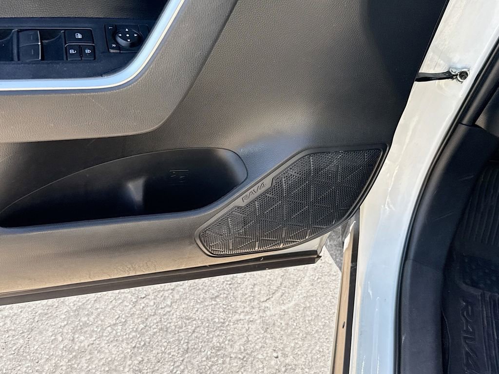 Used 2023 Toyota RAV4 XLE image 21