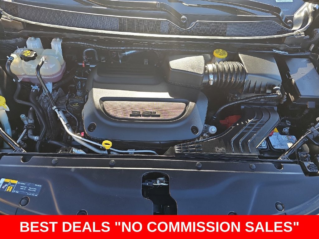 Used 2024 Chrysler Pacifica Touring-L FWD image 33