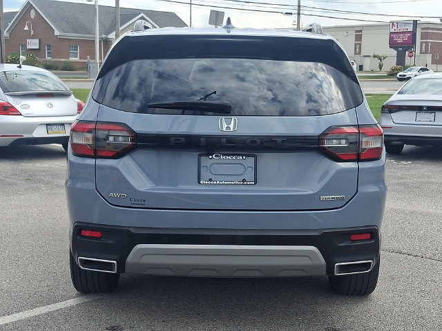 Used 2023 Honda Pilot Touring image 6