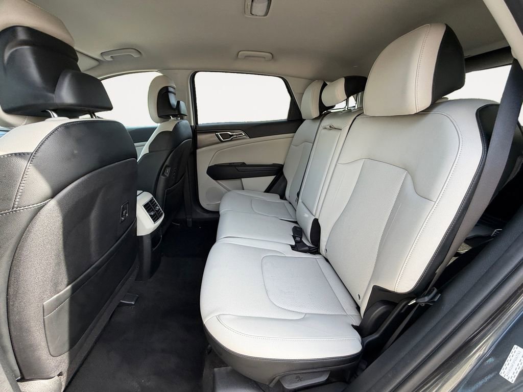 Used 2023 Kia Sportage EX image 15