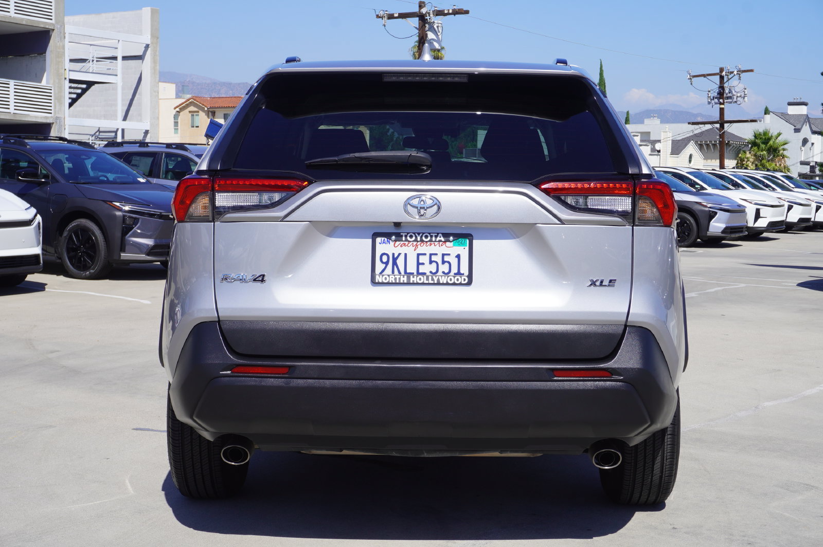 Used 2021 Toyota RAV4 XLE FWD image 6