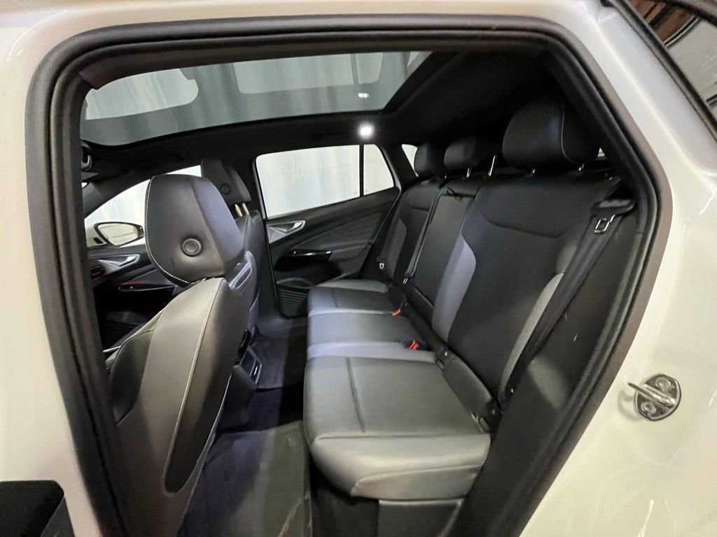 Used 2023 Volkswagen ID.4 Pro S image 22