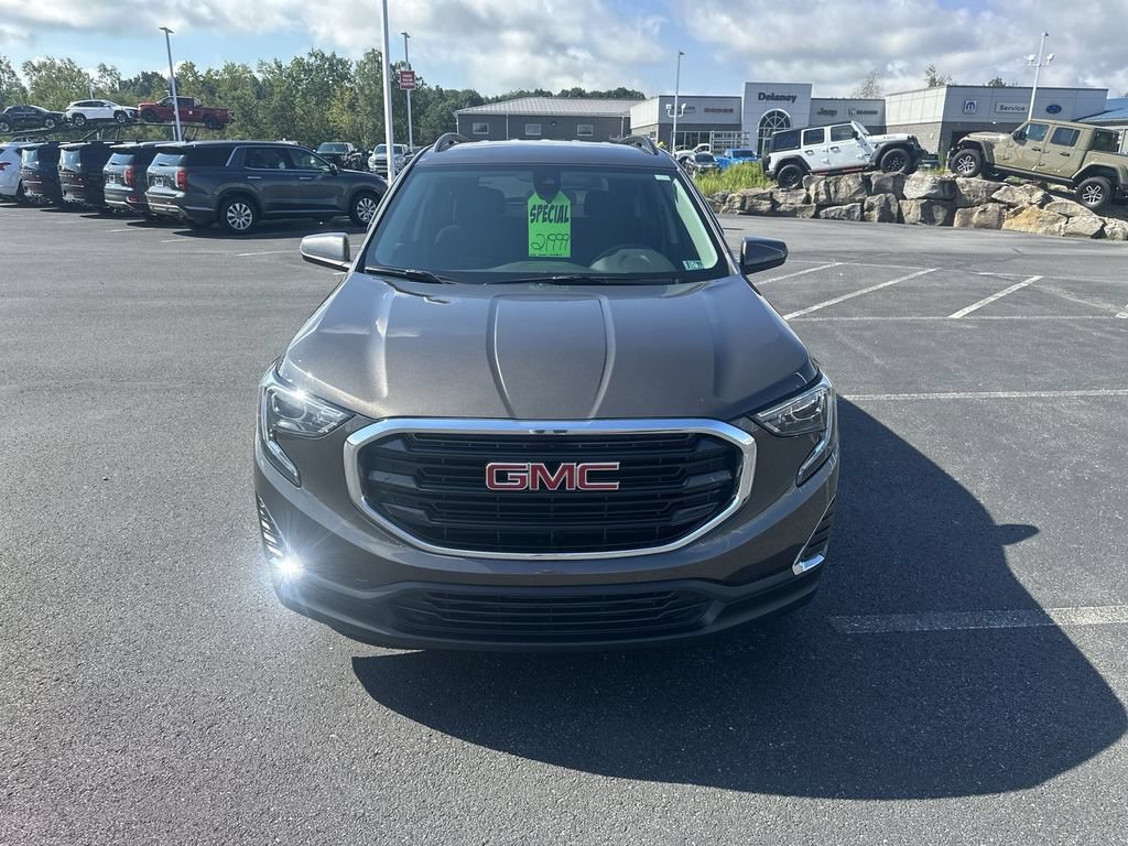 Used 2020 GMC Terrain SLE w/ Driver Convenience Package AWD/4WD image 3