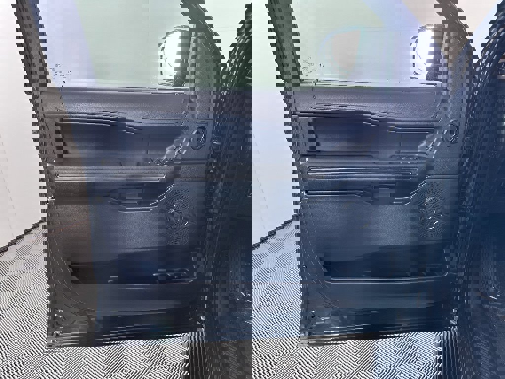 Used 2022 Ford Expedition XLT image 30