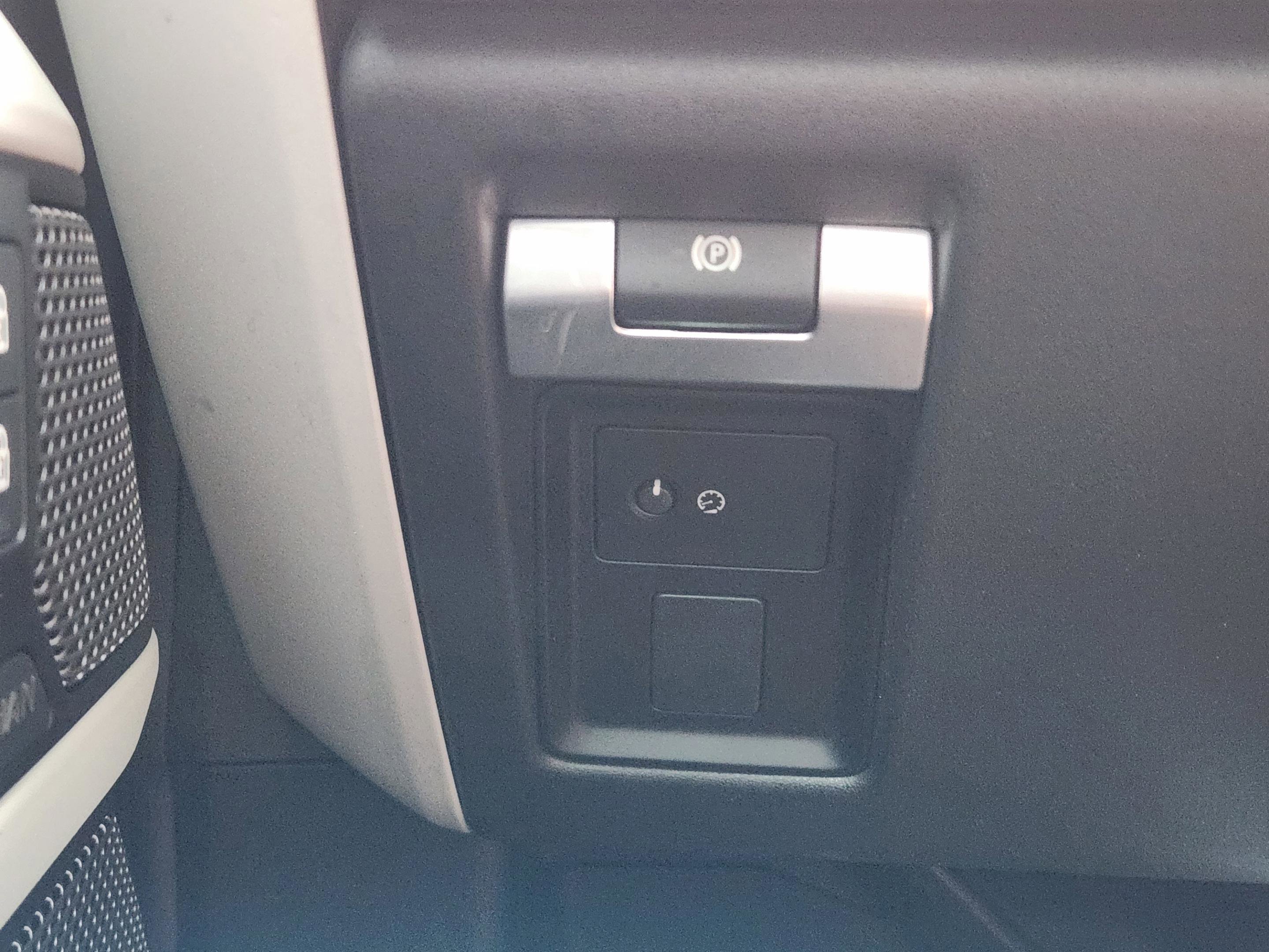 Used 2020 Land Rover Defender 110 First Edition AWD/4WD image 20