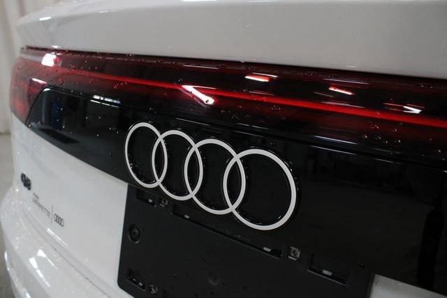 Used 2024 Audi Q8 Prestige w/ Prestige Package image 32