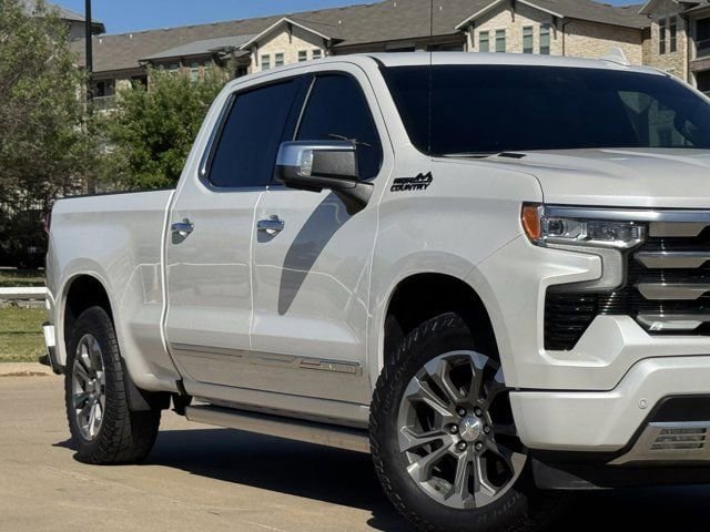 Used 2023 Chevrolet Silverado 1500 High Country w/ Technology Package AWD/4WD image 3