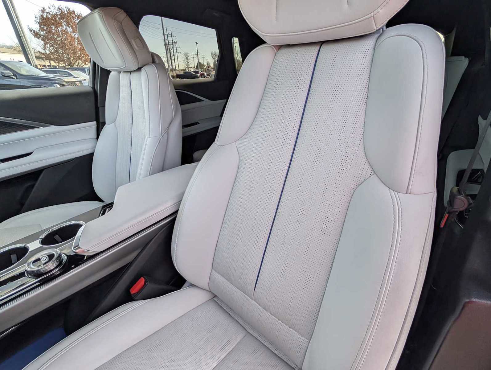 Used 2024 Cadillac Lyriq Sport image 22