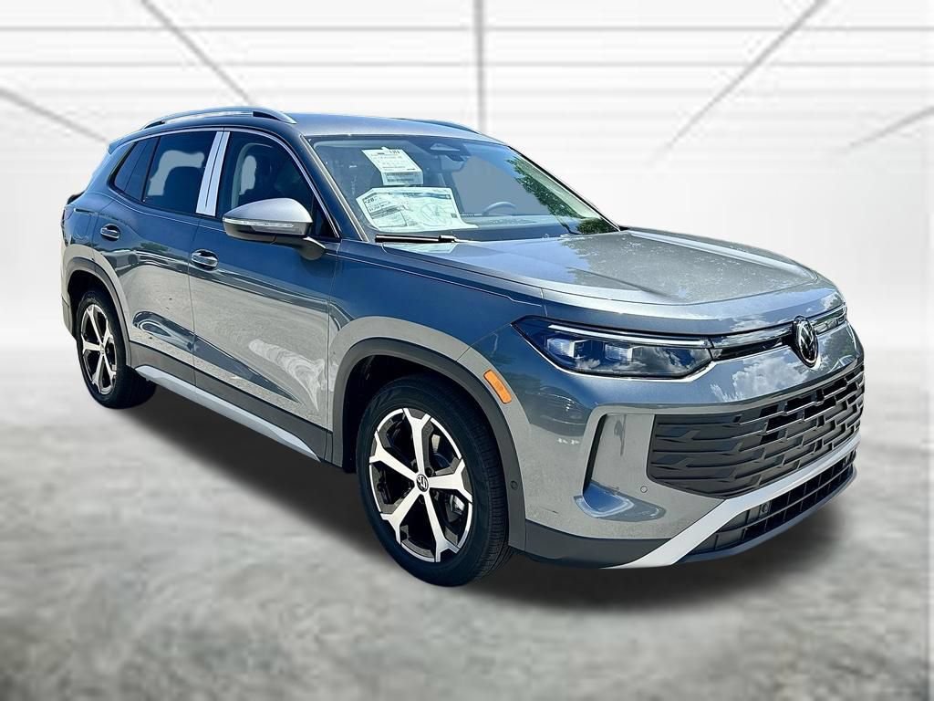 New 2026 Volkswagen Tiguan SE FWD image 3