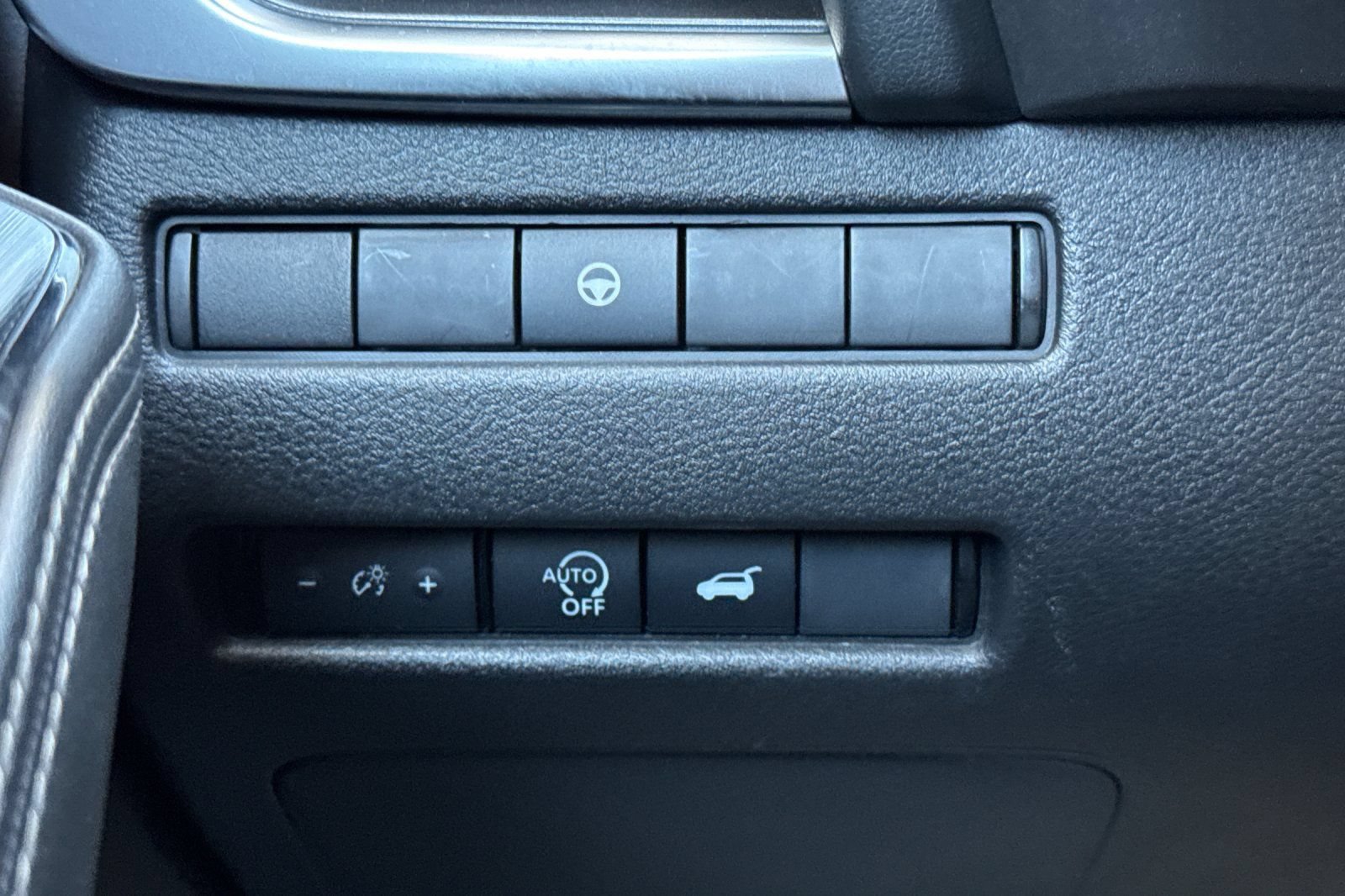 Used 2024 Nissan Rogue SV FWD image 30