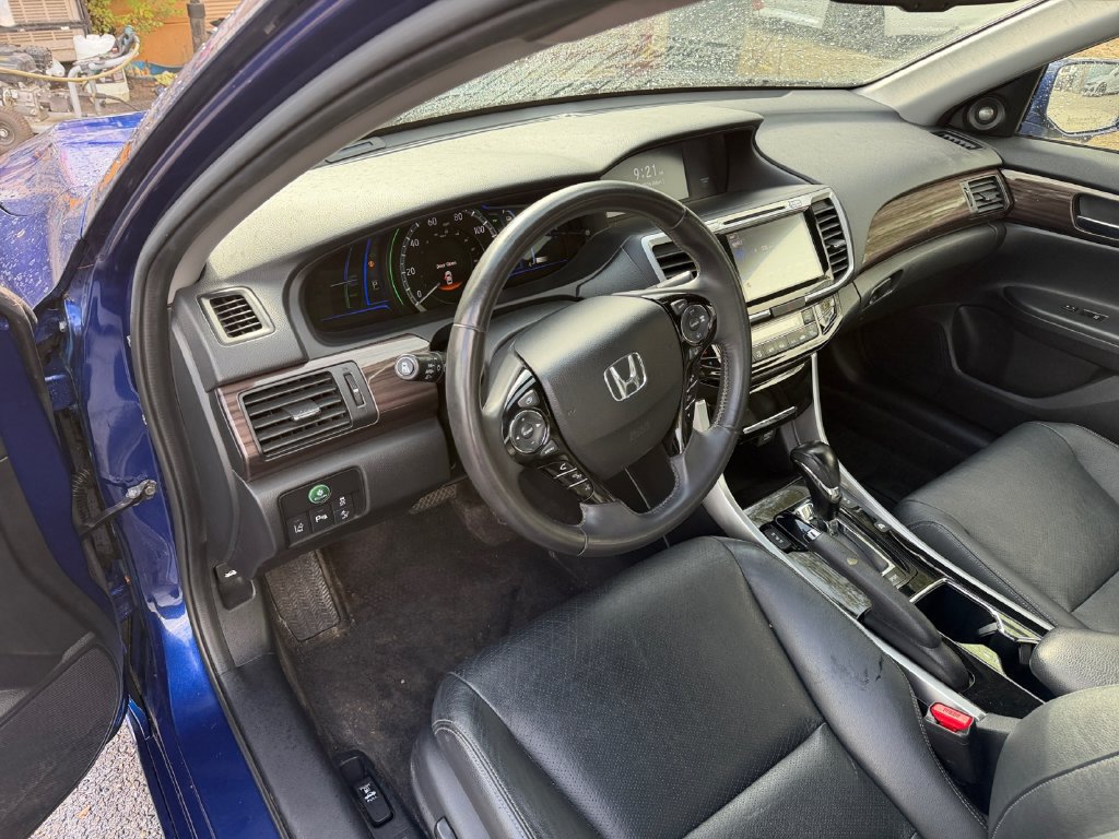 Used 2017 Honda Accord Touring image 18