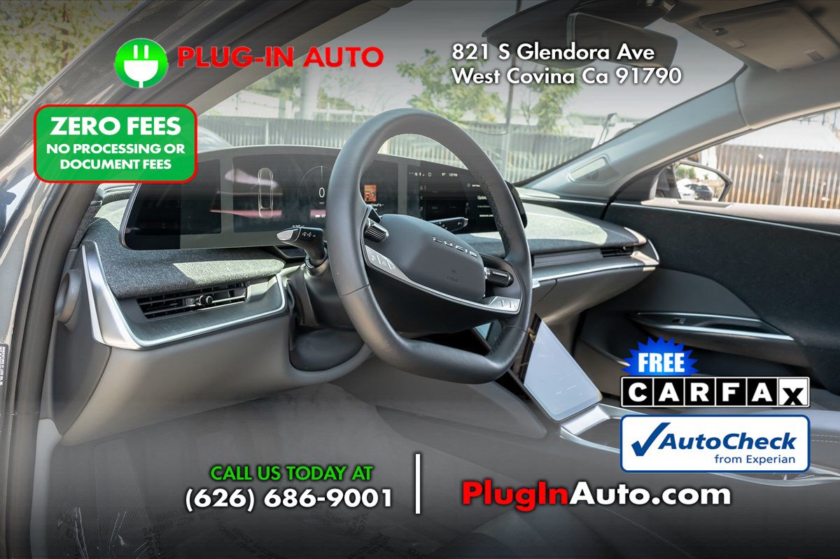 Used 2025 Lucid Air Pure RWD image 5