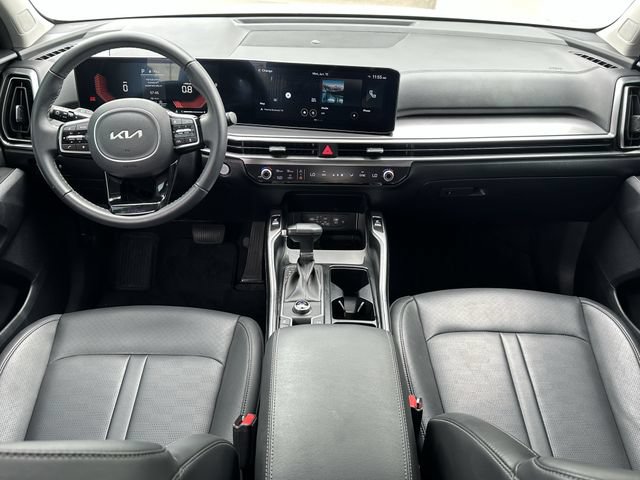 Used 2025 Kia Sorento EX w/ Panoramic Sunroof Package FWD image 10