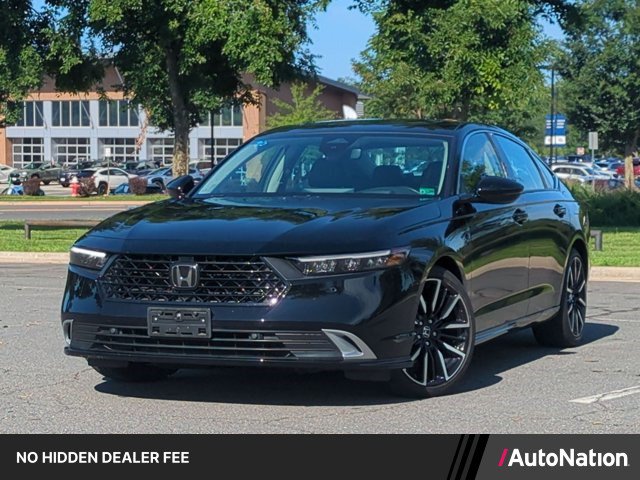 Used 2024 Honda Accord Touring image 1