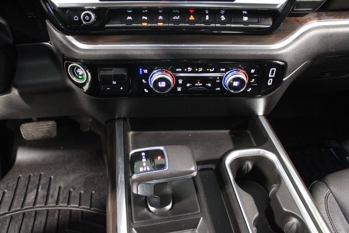 Used 2022 GMC Sierra 1500 SLT w/ SLT Premium Plus Package AWD/4WD image 36