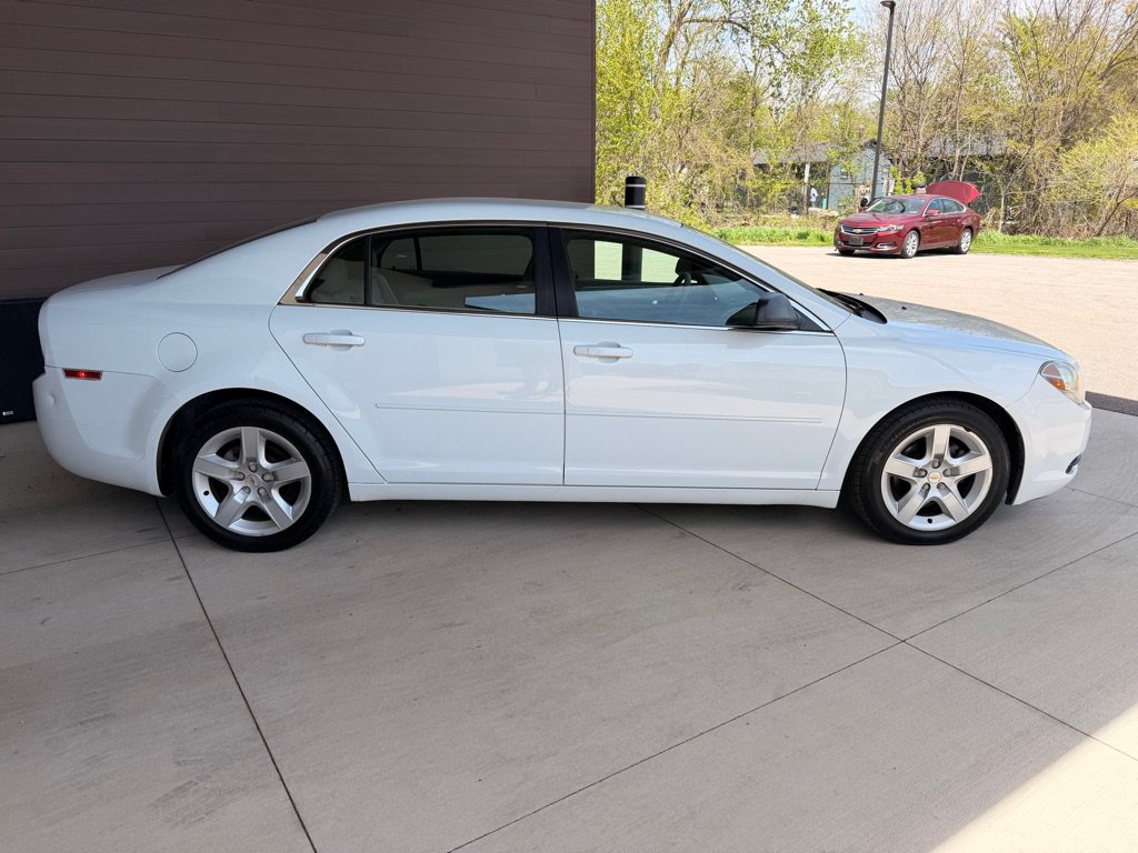 Used 2010 Chevrolet Malibu LS FWD image 8