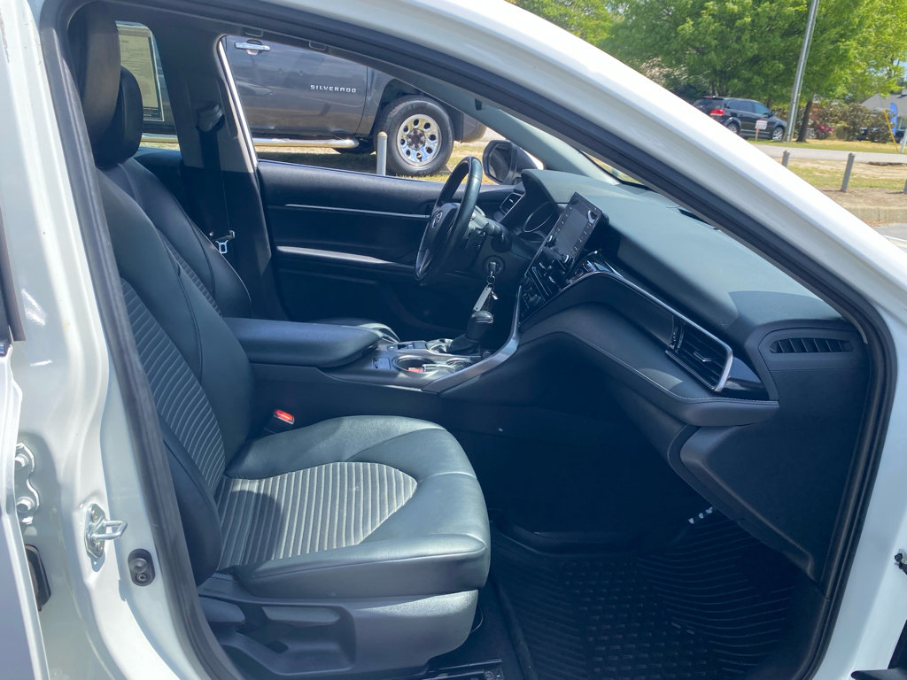 Used 2022 Toyota Camry SE image 14