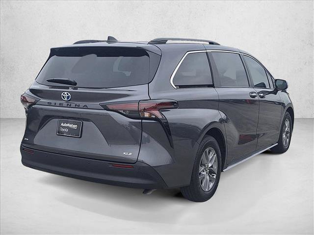 Certified 2025 Toyota Sienna XLE w/ XLE Plus Package FWD image 5