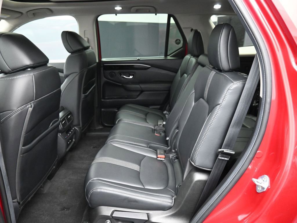 Used 2024 Honda Pilot Touring image 22