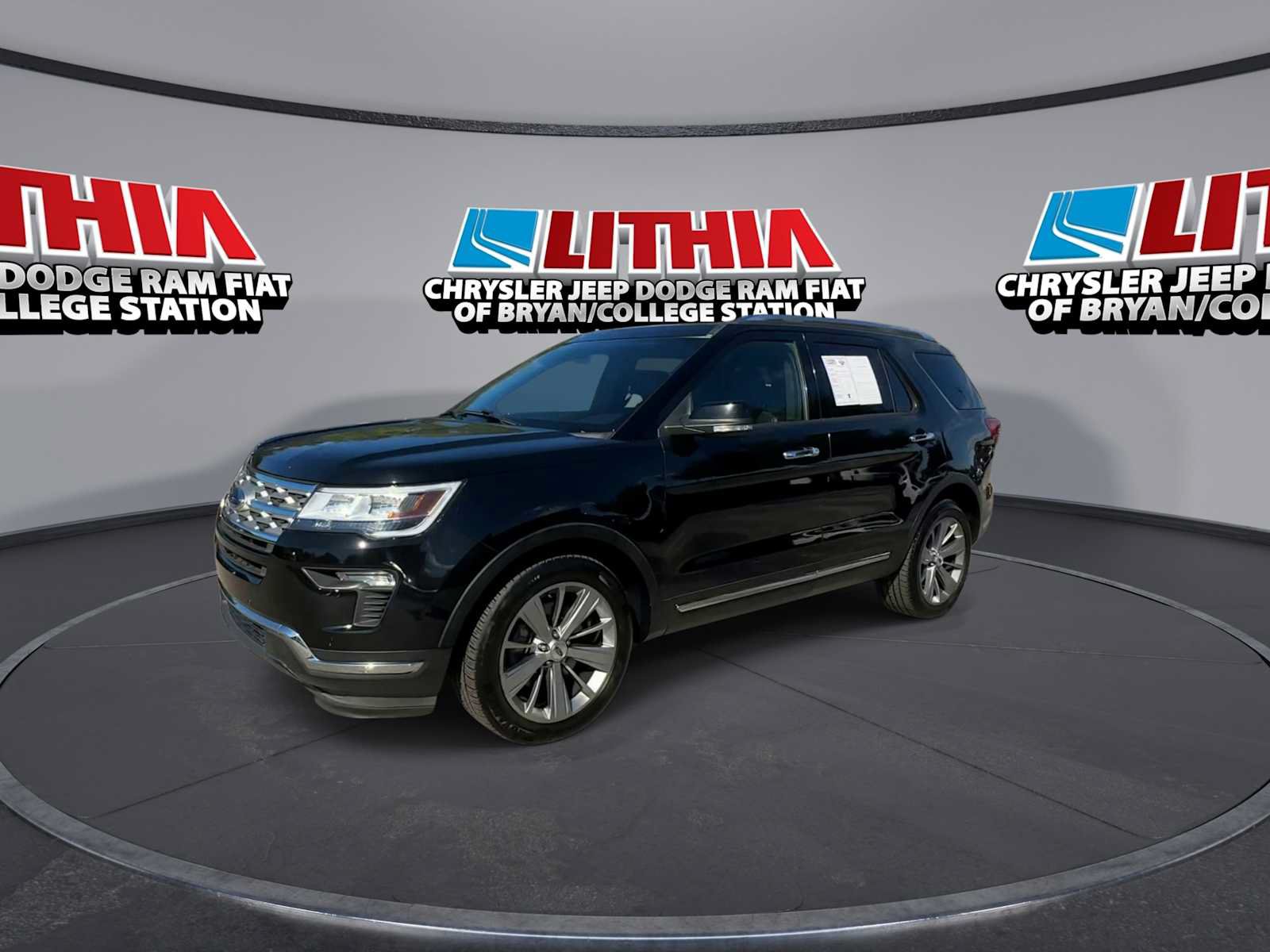 Used 2018 Ford Explorer Limited w/ Ford Safe & Smart Package AWD/4WD image 4