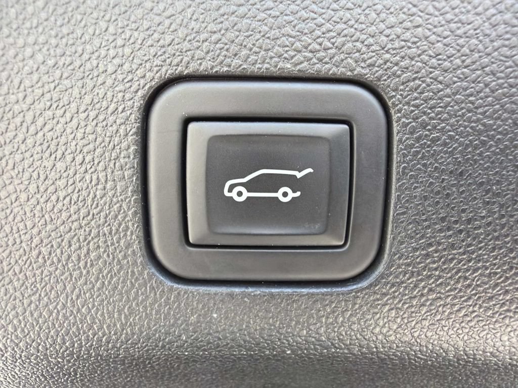 Used 2023 Chevrolet Tahoe LT AWD/4WD image 14
