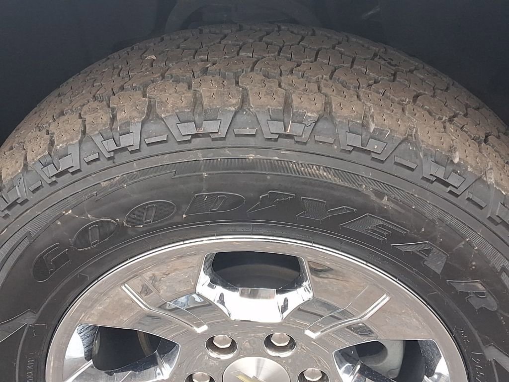 Used 2019 Chevrolet Tahoe LS w/ Max Trailering Package AWD/4WD image 12