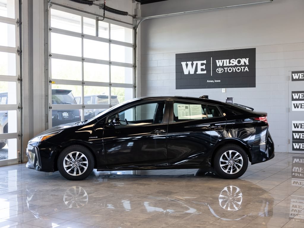 Used 2020 Toyota Prius Limited w/ Premium Convenience Package FWD image 1