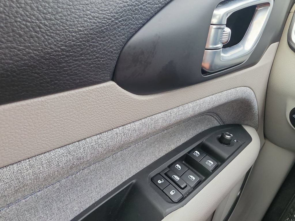 Used 2023 Jeep Compass Latitude w/ Convenience Group AWD/4WD image 23