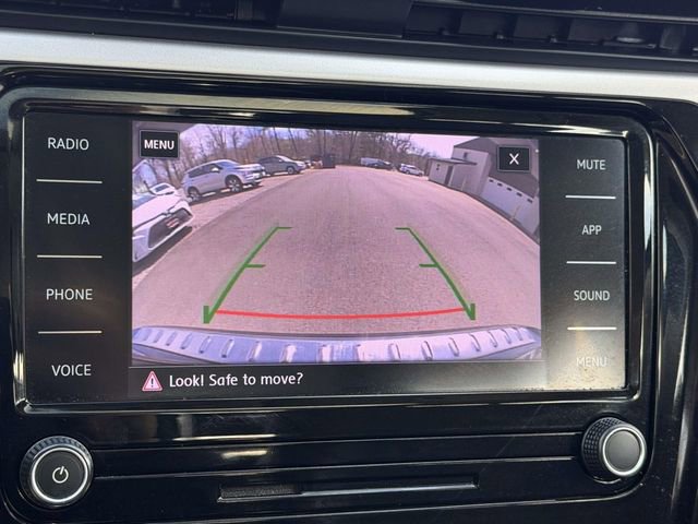 Used 2022 Volkswagen Passat 2.0T SE image 22