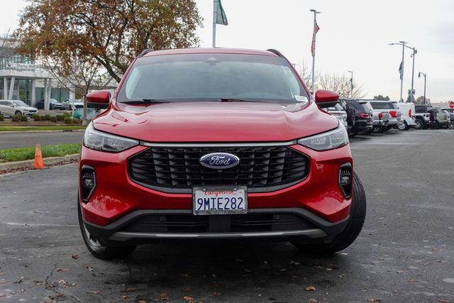 Used 2023 Ford Escape Platinum video 2