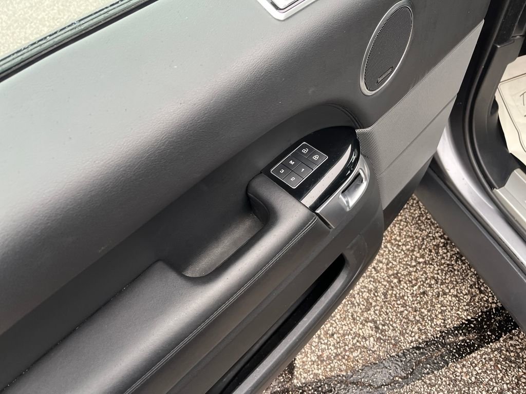 Used 2022 Land Rover Range Rover Sport HSE Silver Edition image 11
