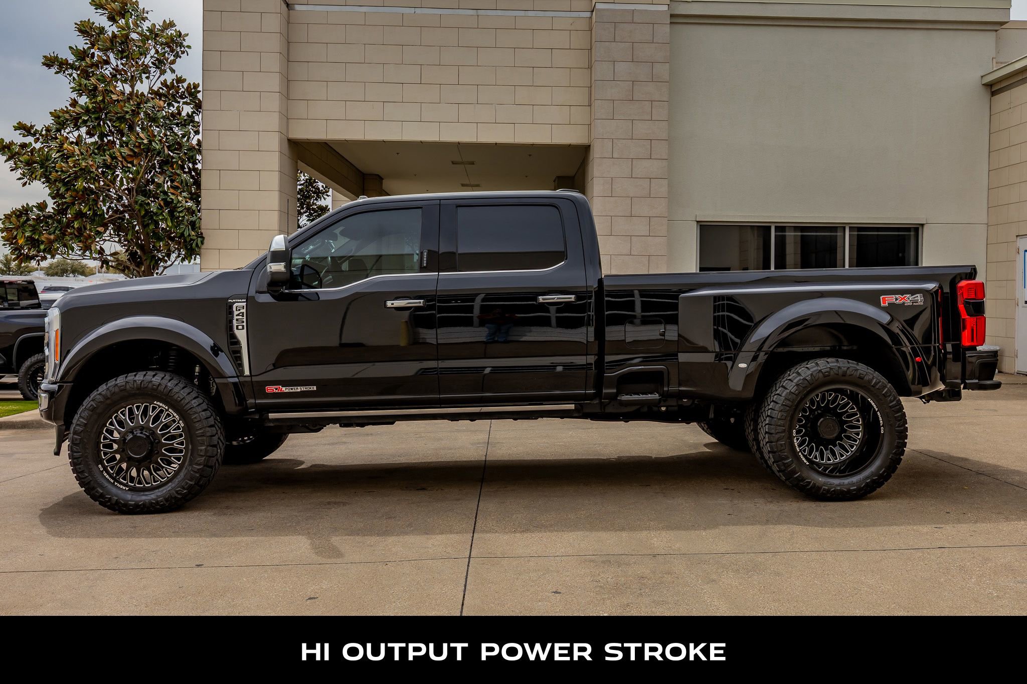 Used 2023 Ford F450 Platinum w/ FX4 Off-Road Package image 5