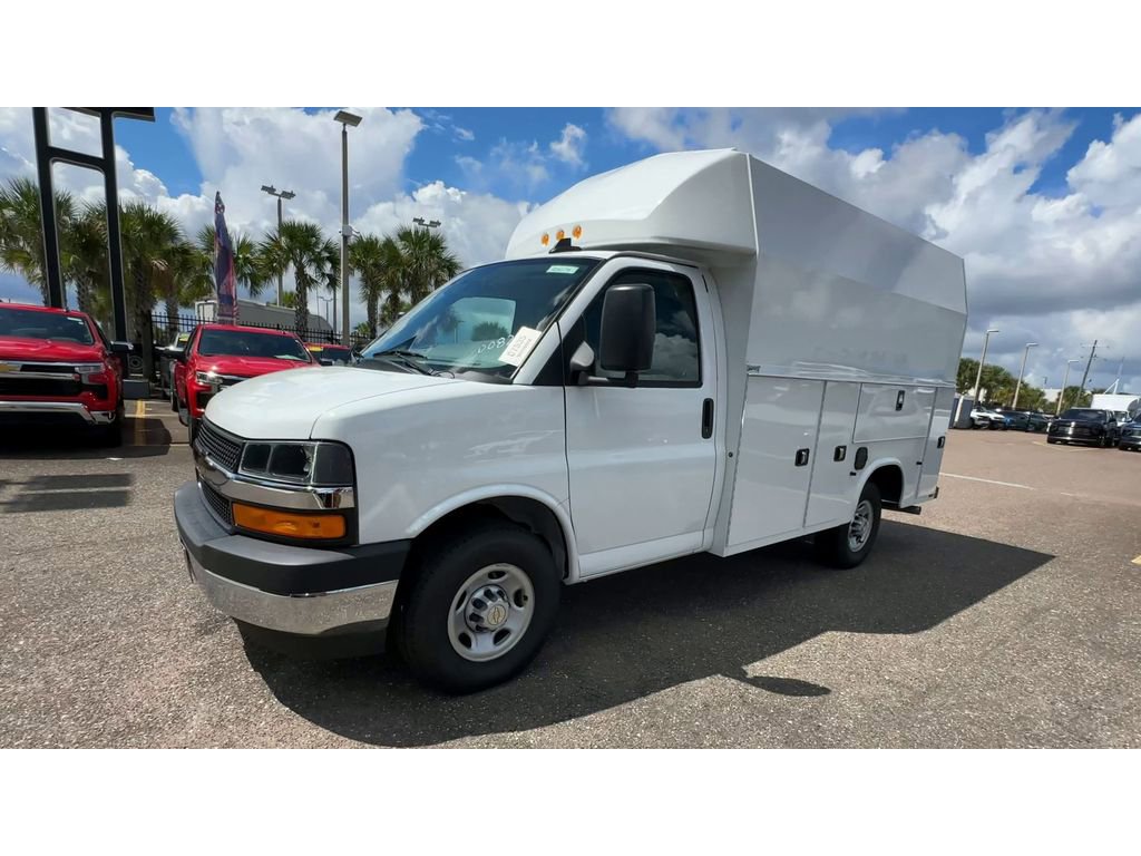 New 2025 Chevrolet Express 3500 w/ Power Convenience Package image 6