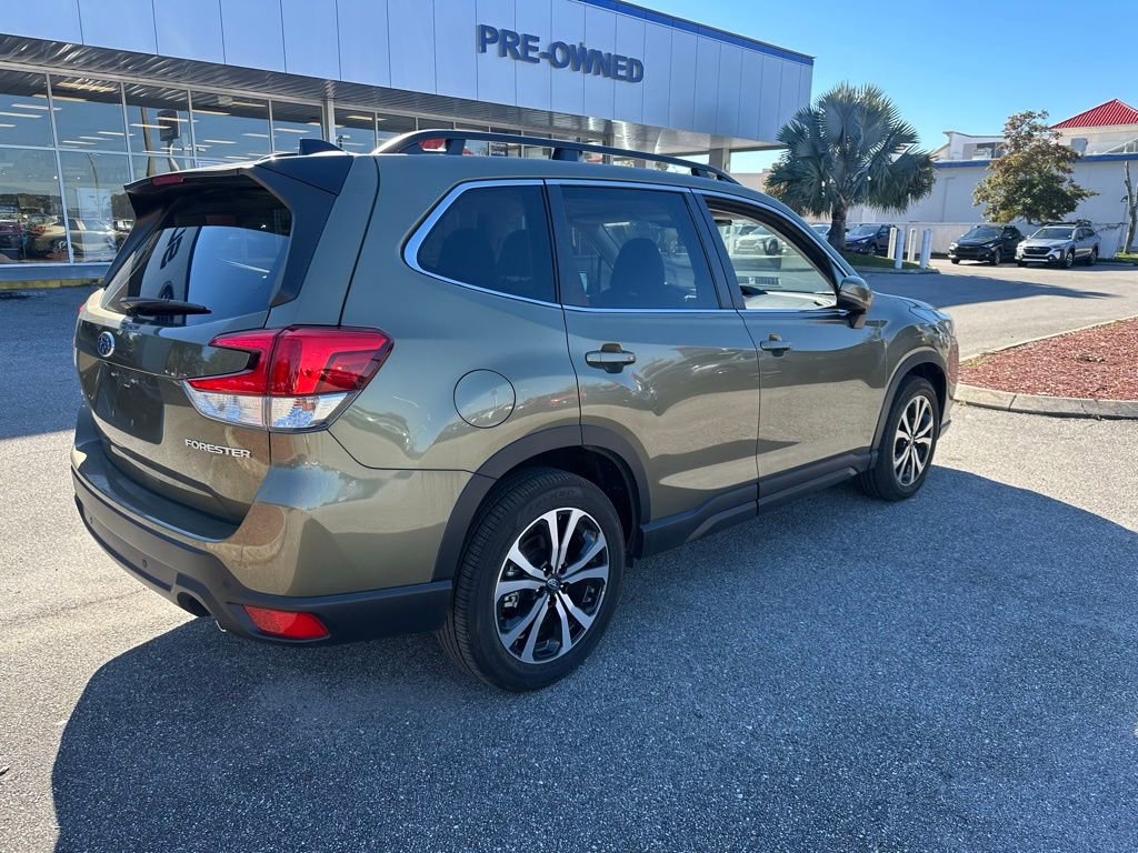 Used 2024 Subaru Forester Limited image 3