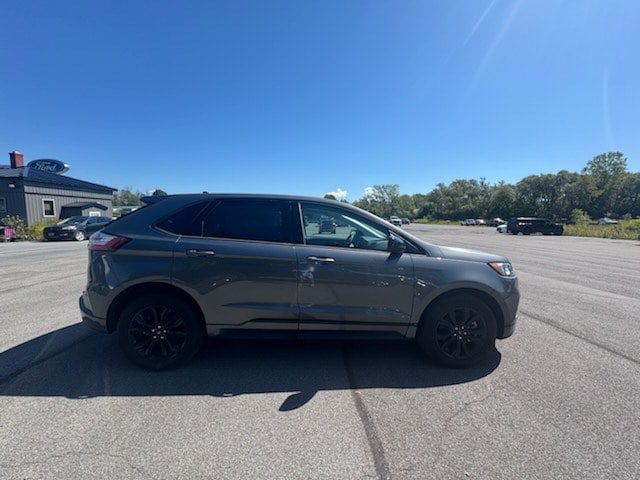 New 2023 Ford Edge SE w/ Black Appearance Package AWD/4WD image 4