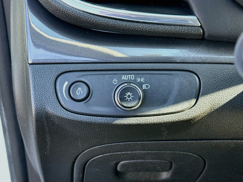 Used 2020 Buick Encore Preferred w/ Safety Package FWD image 11