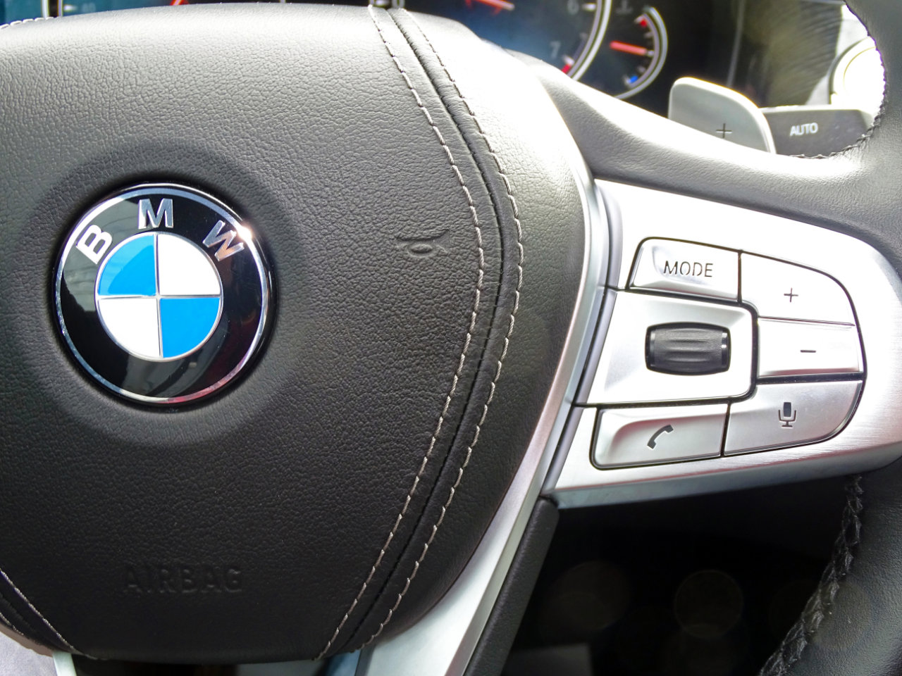 Used 2018 BMW 750i image 42