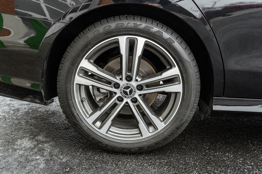 Used 2021 Mercedes-Benz E 350 4MATIC Sedan image 36