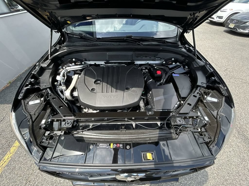 Certified 2023 Volvo XC60 B5 Plus w/ Climate Package AWD/4WD image 14
