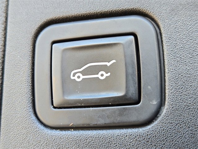 Used 2017 Cadillac XT5 Luxury w/ Driver Awareness Package image 31