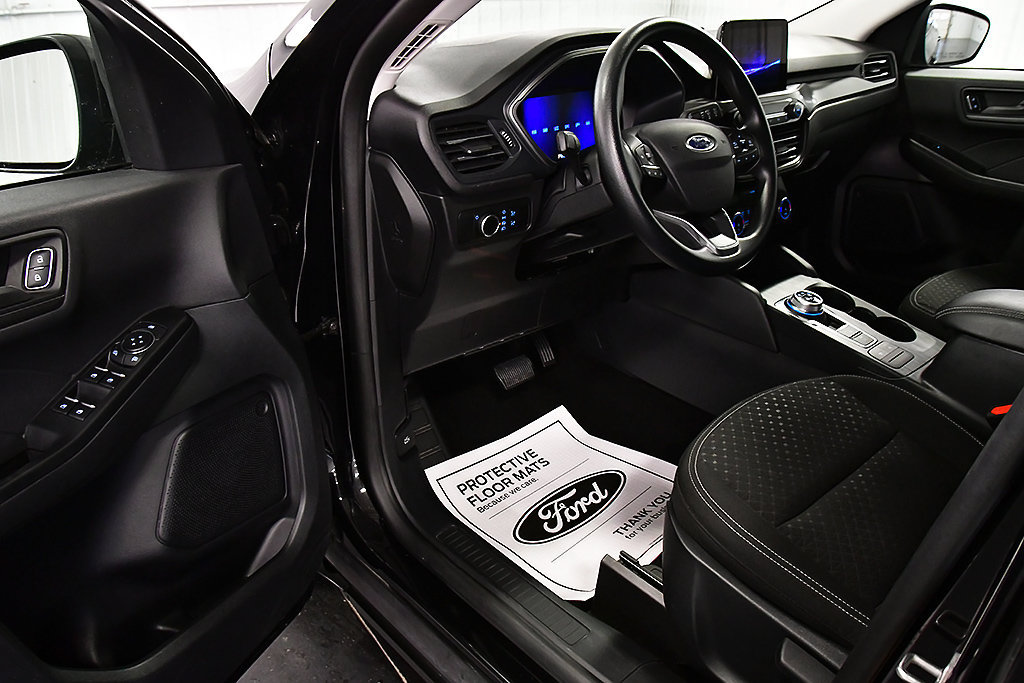 Used 2025 Ford Escape Active AWD/4WD image 16