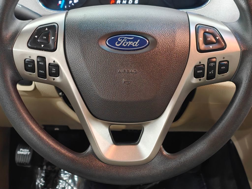 Used 2018 Ford Taurus SE FWD image 5