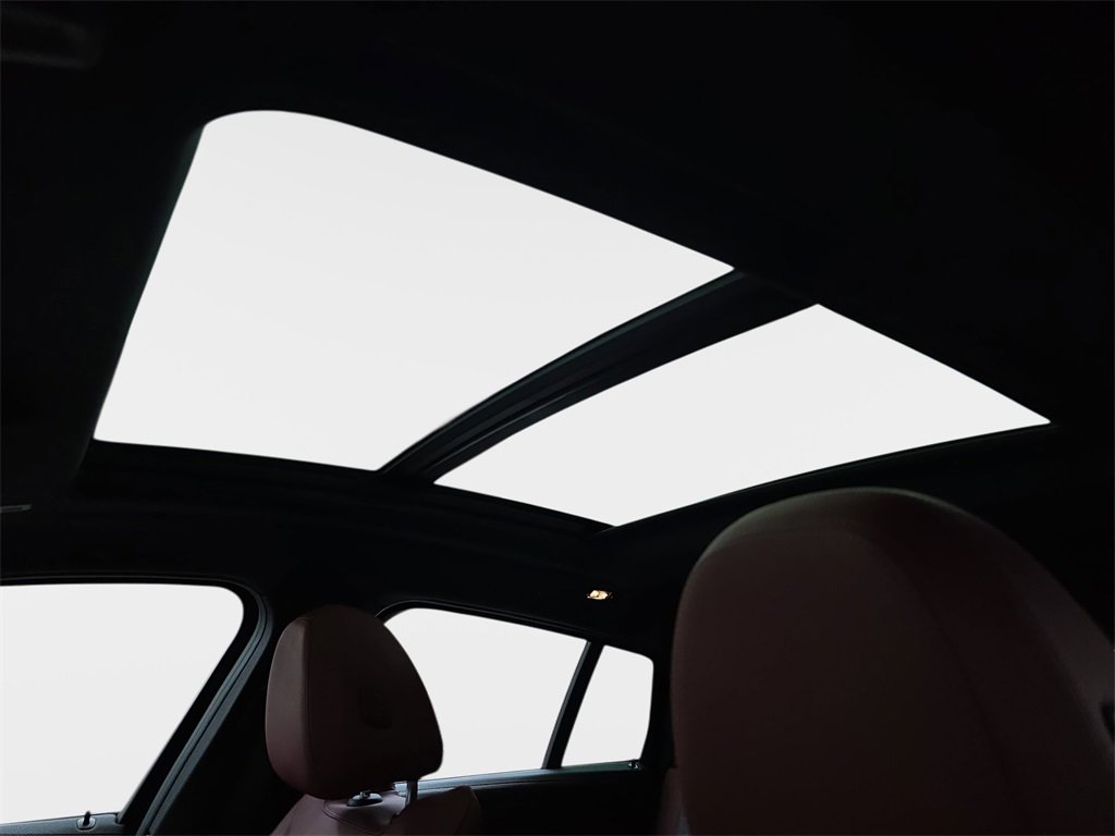 Used 2025 BMW X4 M40i w/ Premium Package image 32