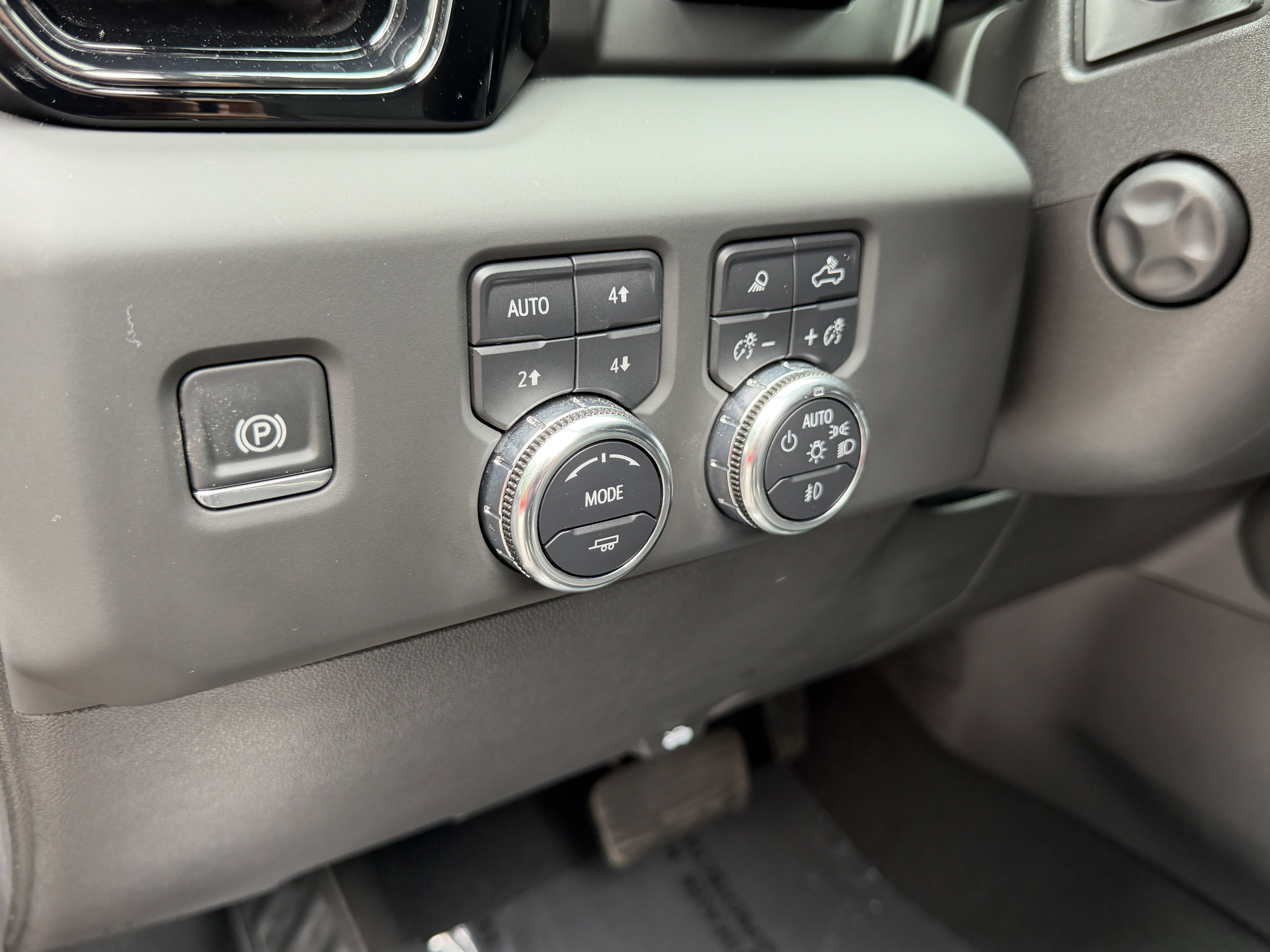 Used 2024 GMC Sierra 1500 AT4X AWD/4WD image 15