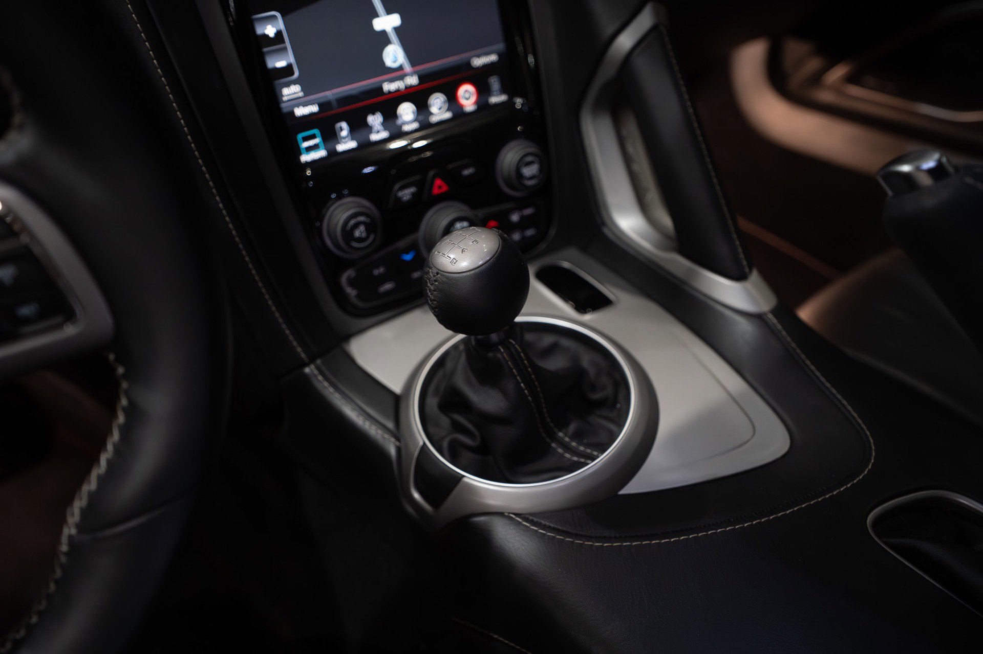 Used 2013 SRT Viper GTS w/ GTS Laguna Interior Pkg image 21