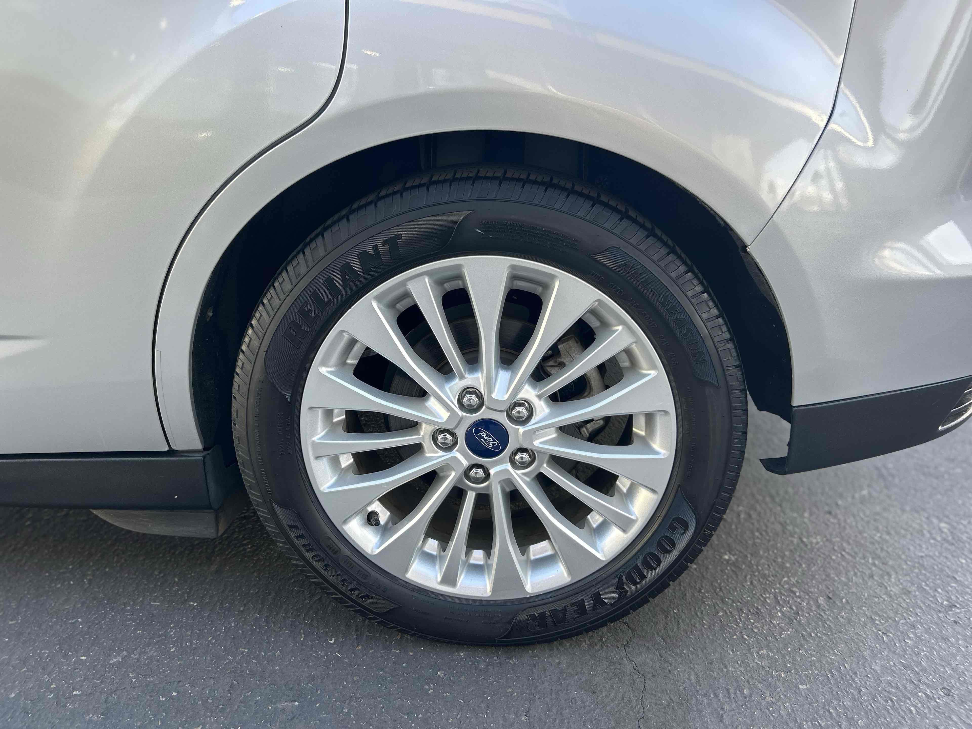 Used 2017 Ford C-MAX SE w/ Equipment Group 201A image 26