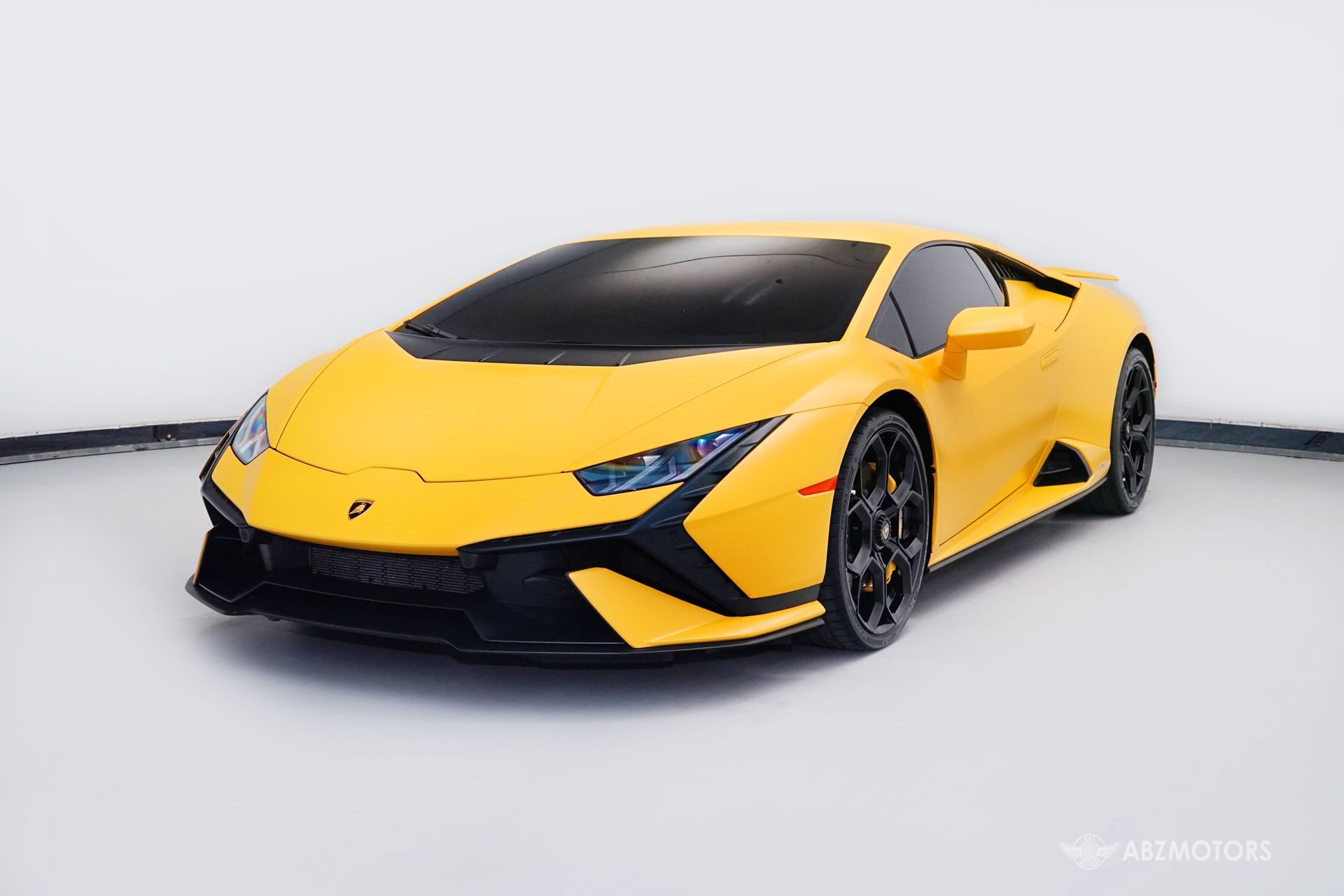 Used 2023 Lamborghini Huracan Tecnica RWD image 2