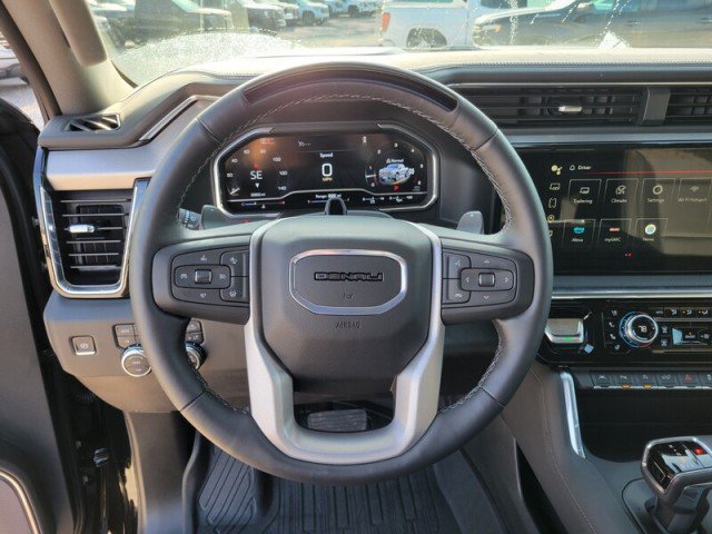 Used 2025 GMC Sierra 1500 Denali w/ Technology Package AWD/4WD image 16